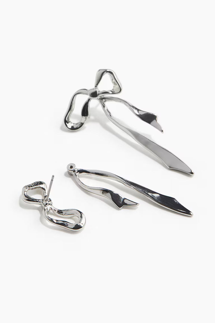 H&M BOW-SHAPED EARRINGS