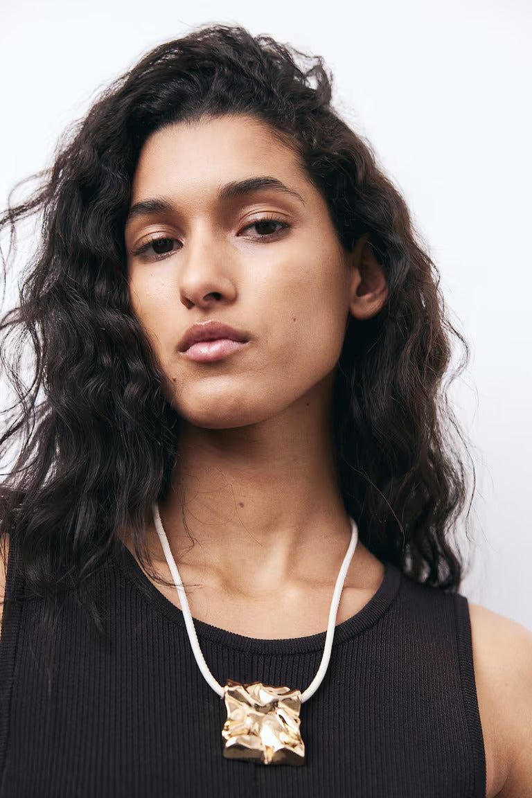 H&M COATED PENDANT NECKLACE