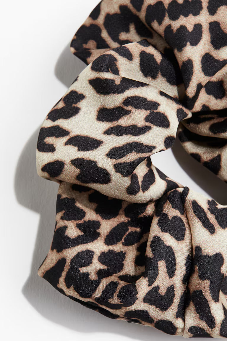 H&M LARGE SCRUNCHIE