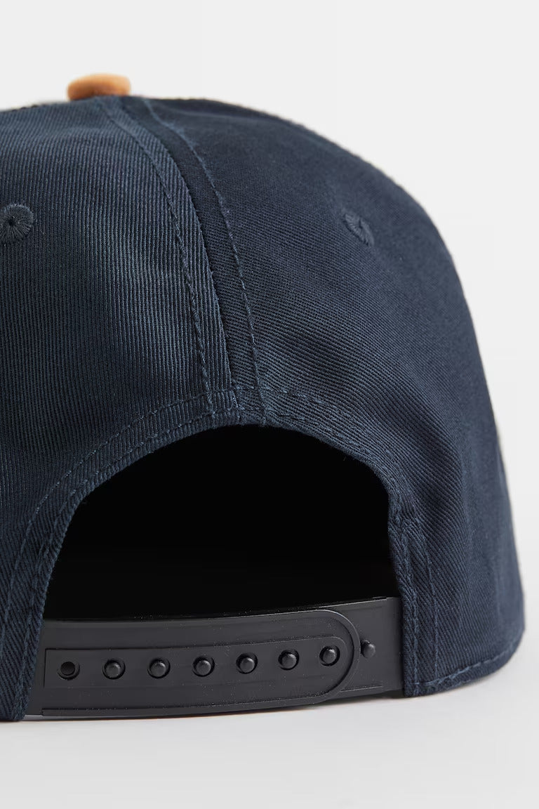 H&M CAP WITH APPLIQUÉ