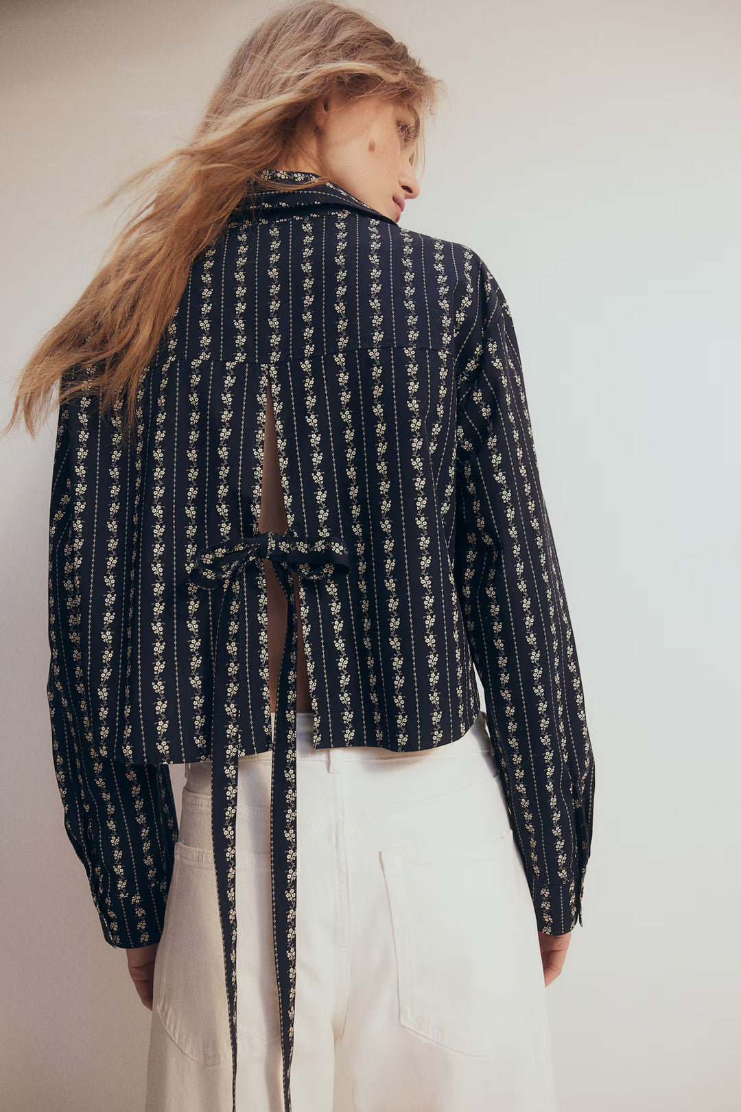 H&M Tie-Detail Crop Top