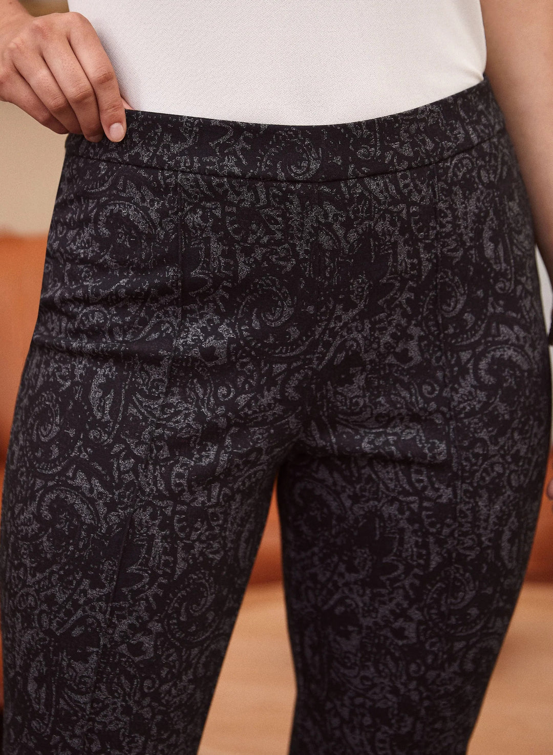 LAURA Paisley Print Pull-On Pants