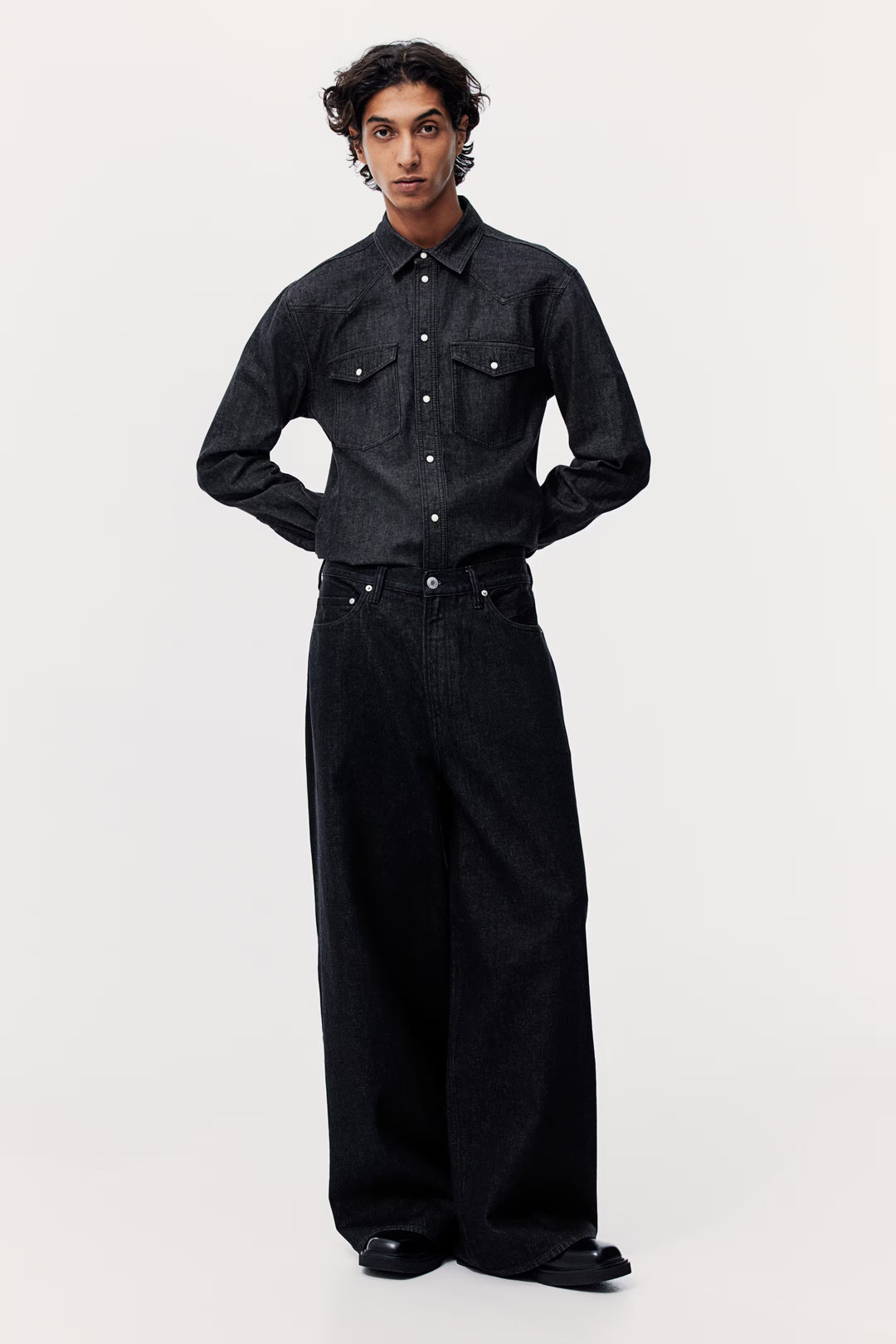 H&M Regular-Fit Denim Shirt