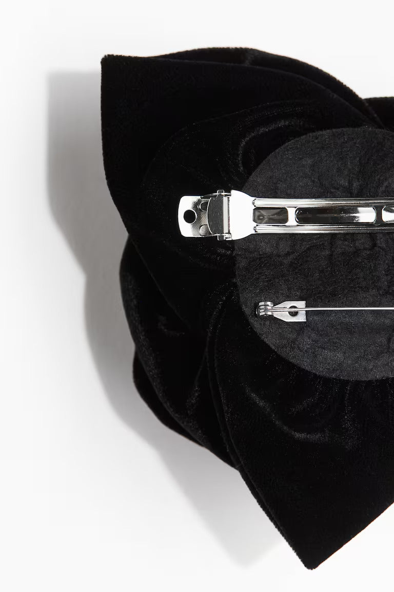 H&M FLOWER-SHAPED HAIR CLIP