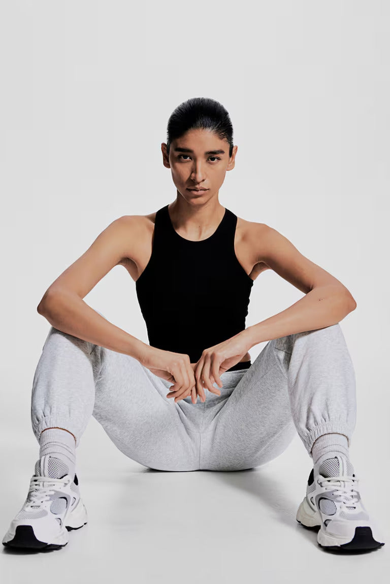 H&M MEDIUM-SUPPORT SPORTS BRA WITH DRYMOVE™