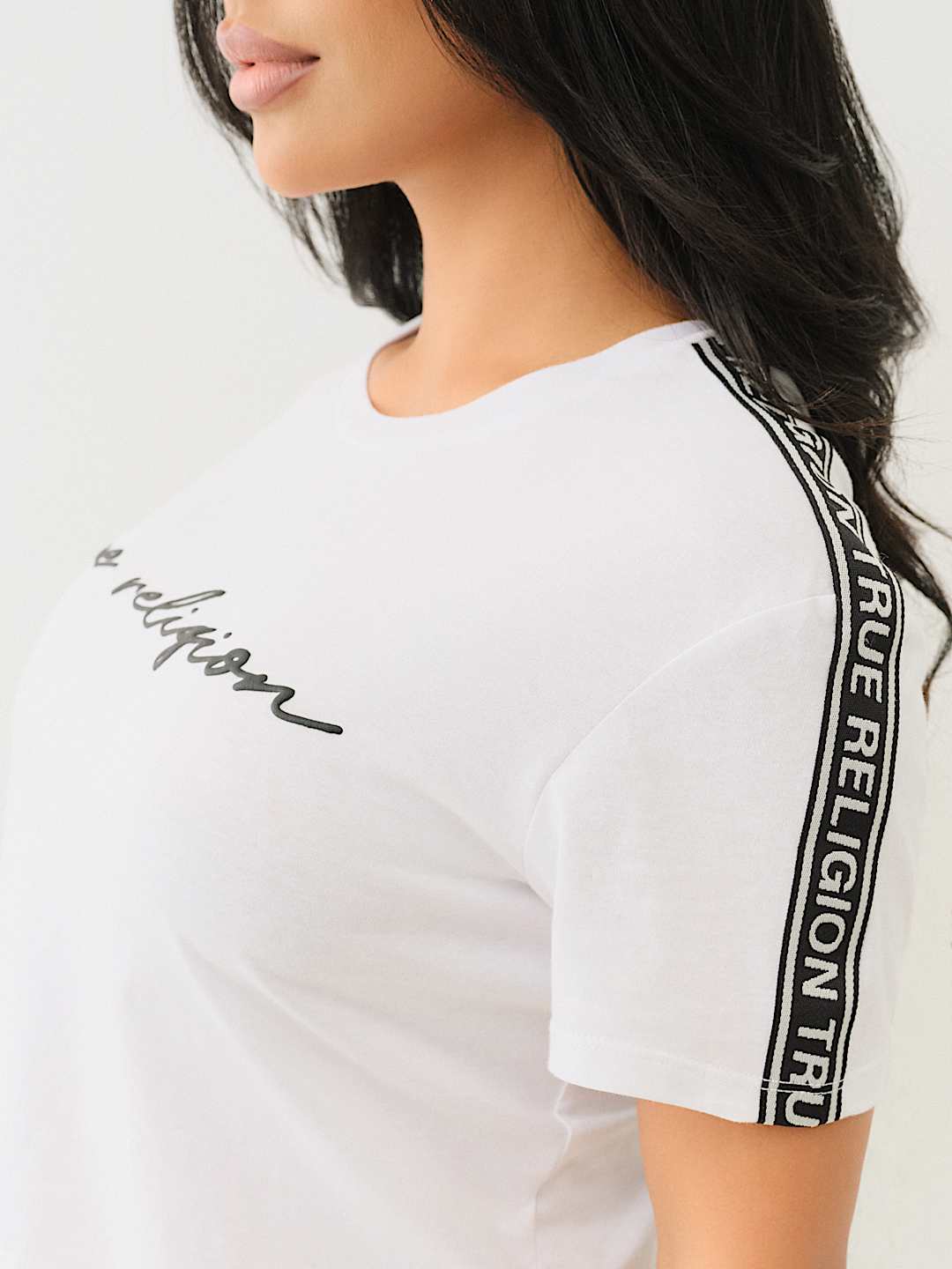 TRUE RELIGION NEW MARKDOWN LOGO TAPING BOXY BABY TEE