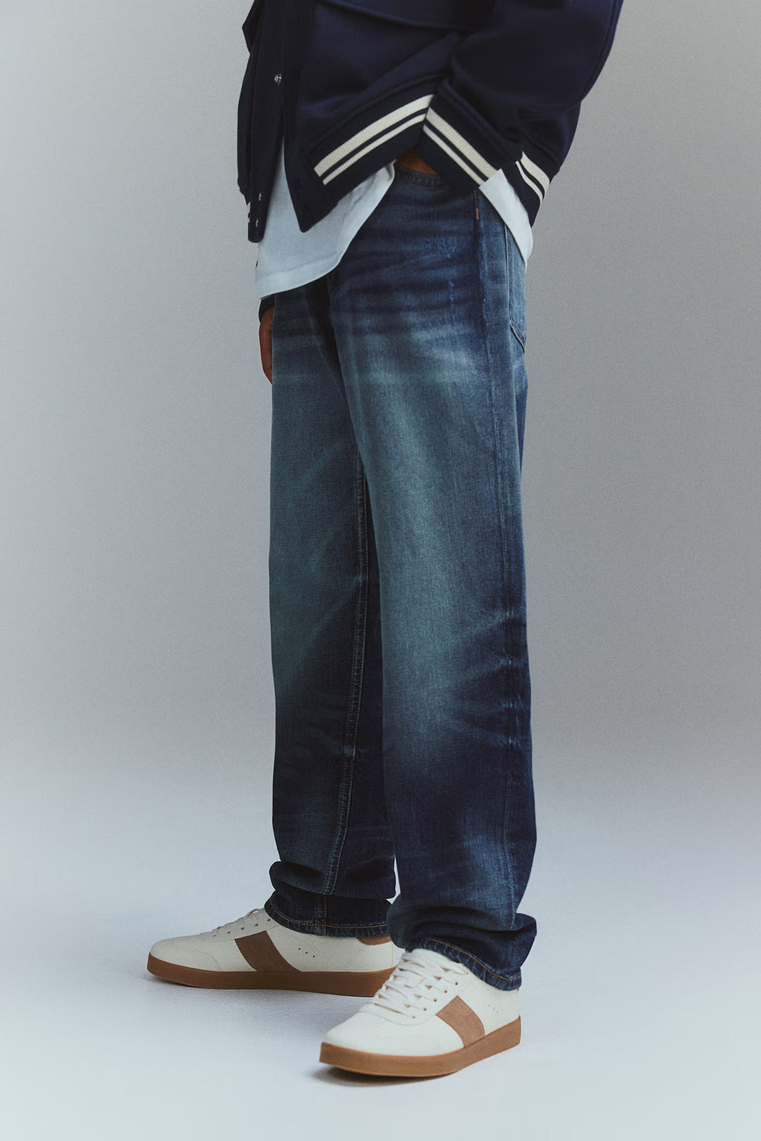 H&M Relaxed Tapered Fit Jeans