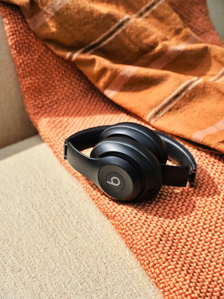 Beats - Studio Pro - Wireless Noise Cancelling Over-the-Ear Headphones
