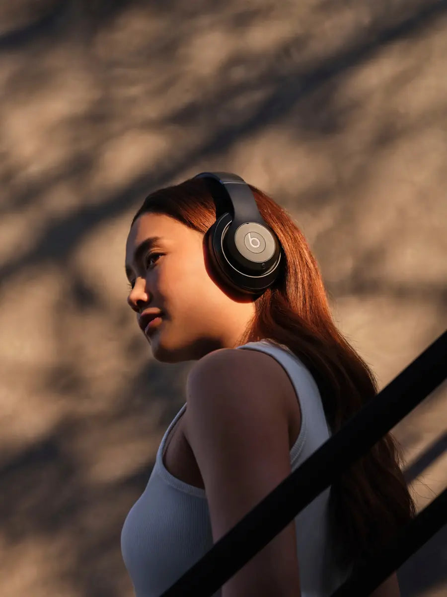 Beats - Studio Pro - Wireless Noise Cancelling Over-the-Ear Headphones