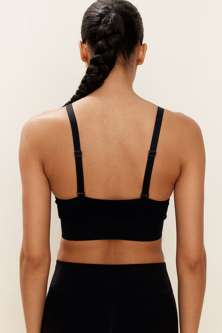 H&M SEAMLESS MEDIUM-SUPPORT SPORTS BRA WITH DRYMOVE™