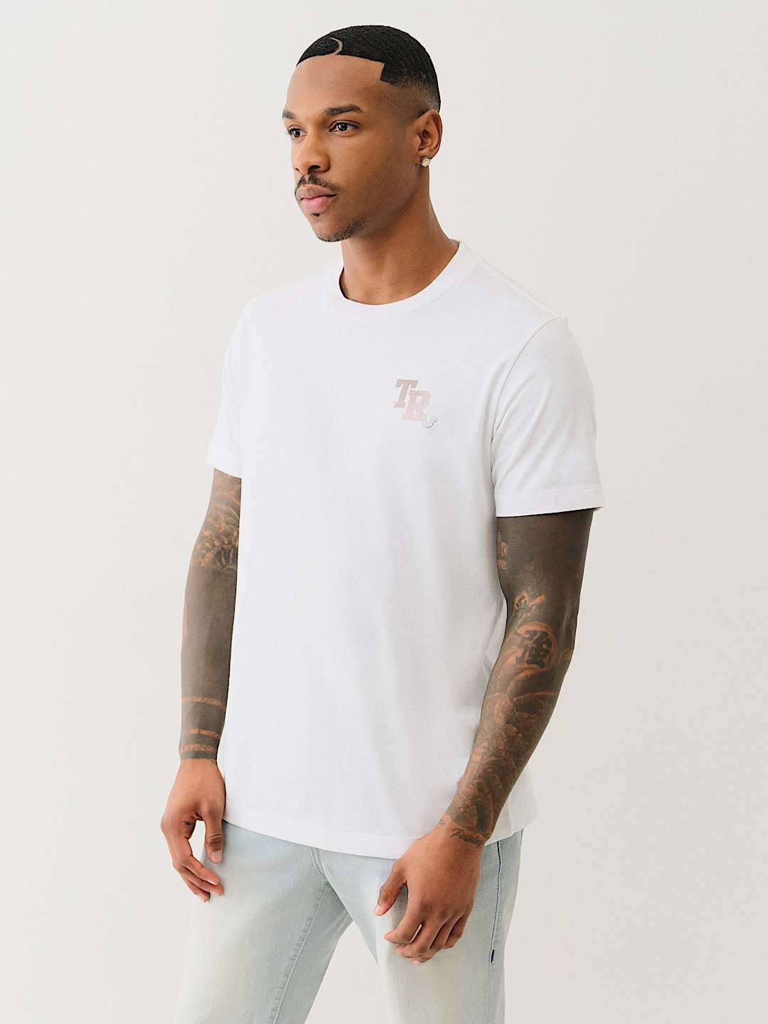 TRUE RELIGION METALLIC TRUE LOGO TEE