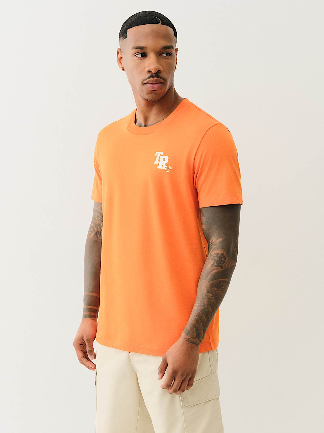 TRUE RELIGION METALLIC TRUE LOGO TEE