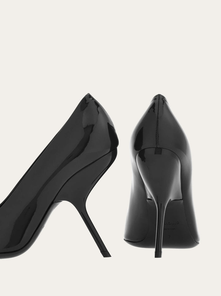 Ferragamo Eva pump