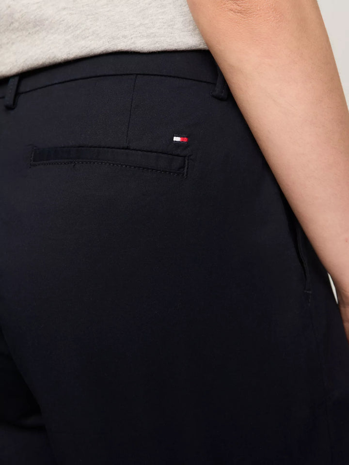 Tommy Hilfiger Solid Stretch Cotton 7" Chino Short