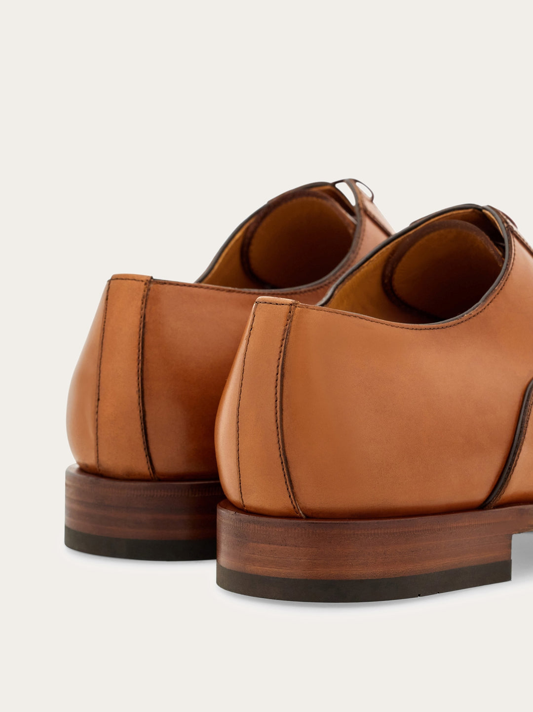 Ferragamo Oxford with wing-tips