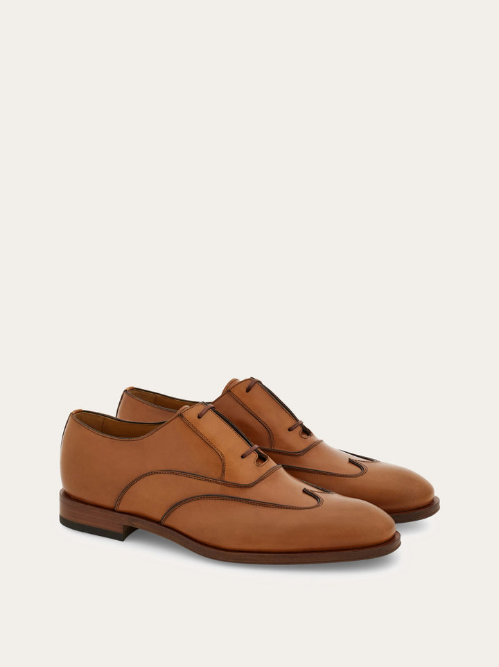 Ferragamo Oxford with wing-tips