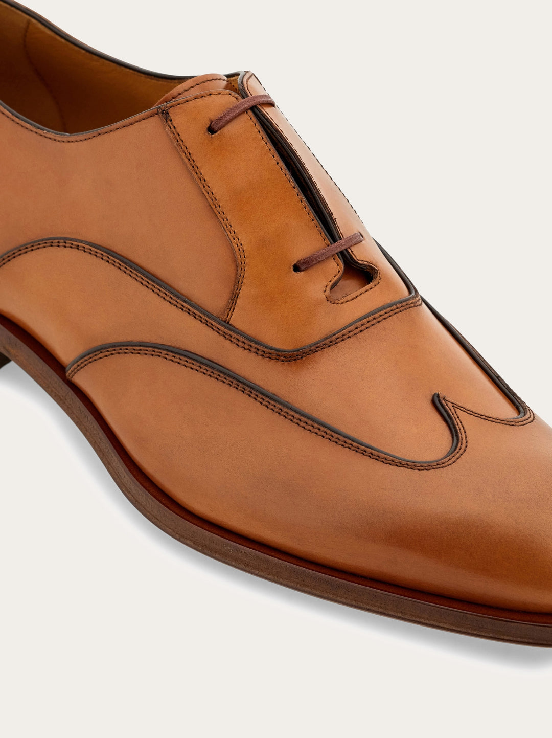 Ferragamo Oxford with wing-tips