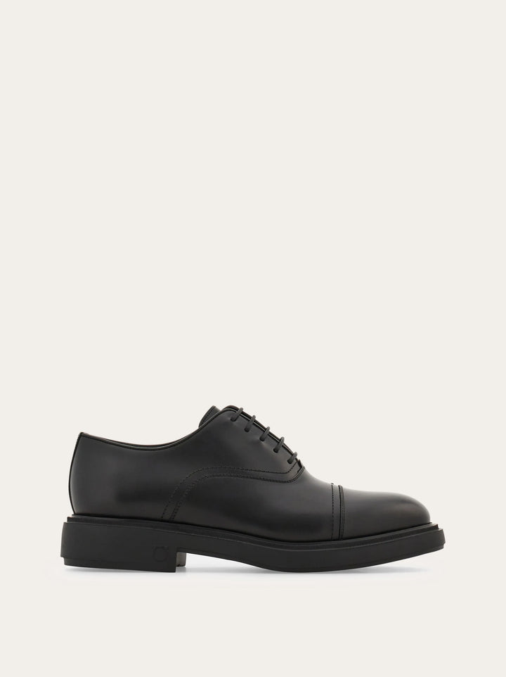 Ferragamo  Oxford with toe cap