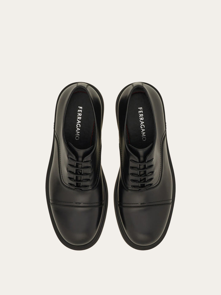 Ferragamo  Oxford with toe cap