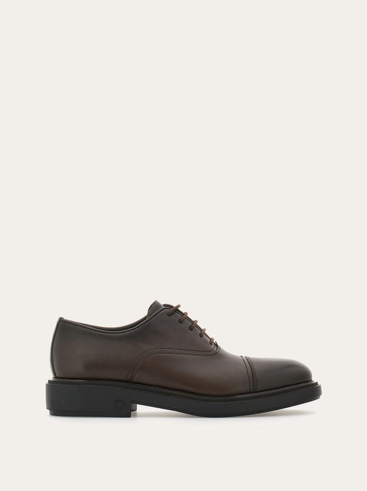 Ferragamo  Oxford with toe cap