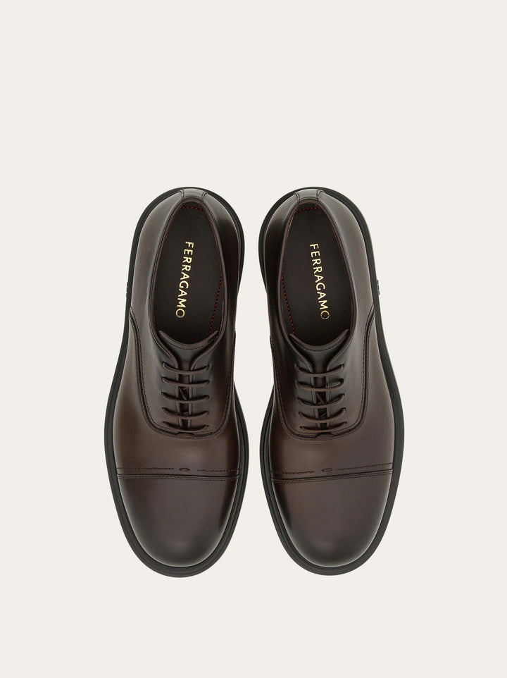 Ferragamo  Oxford with toe cap