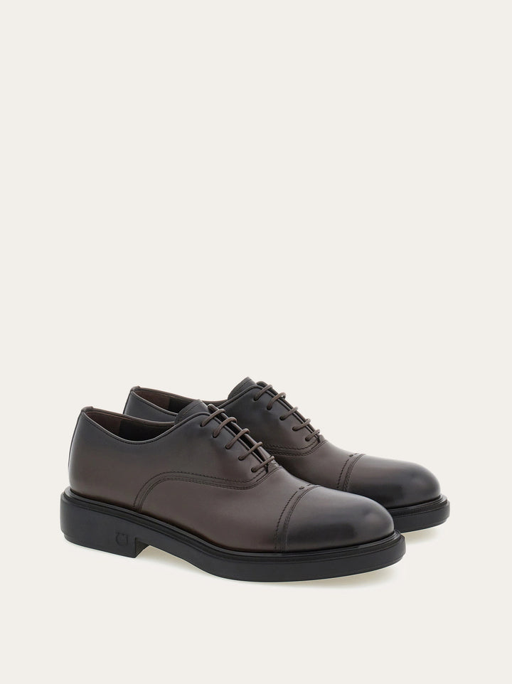 Ferragamo  Oxford with toe cap