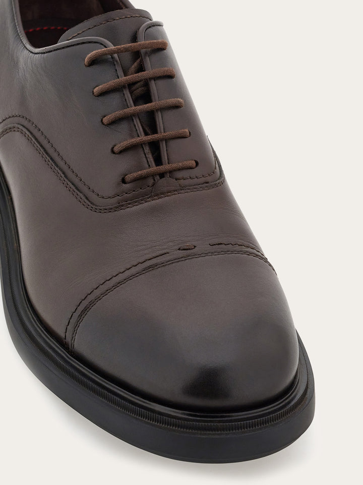 Ferragamo  Oxford with toe cap