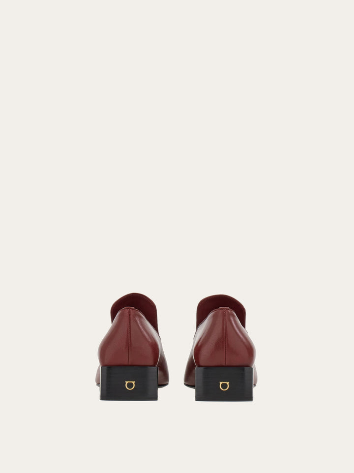 Ferragamo Square tip loafer