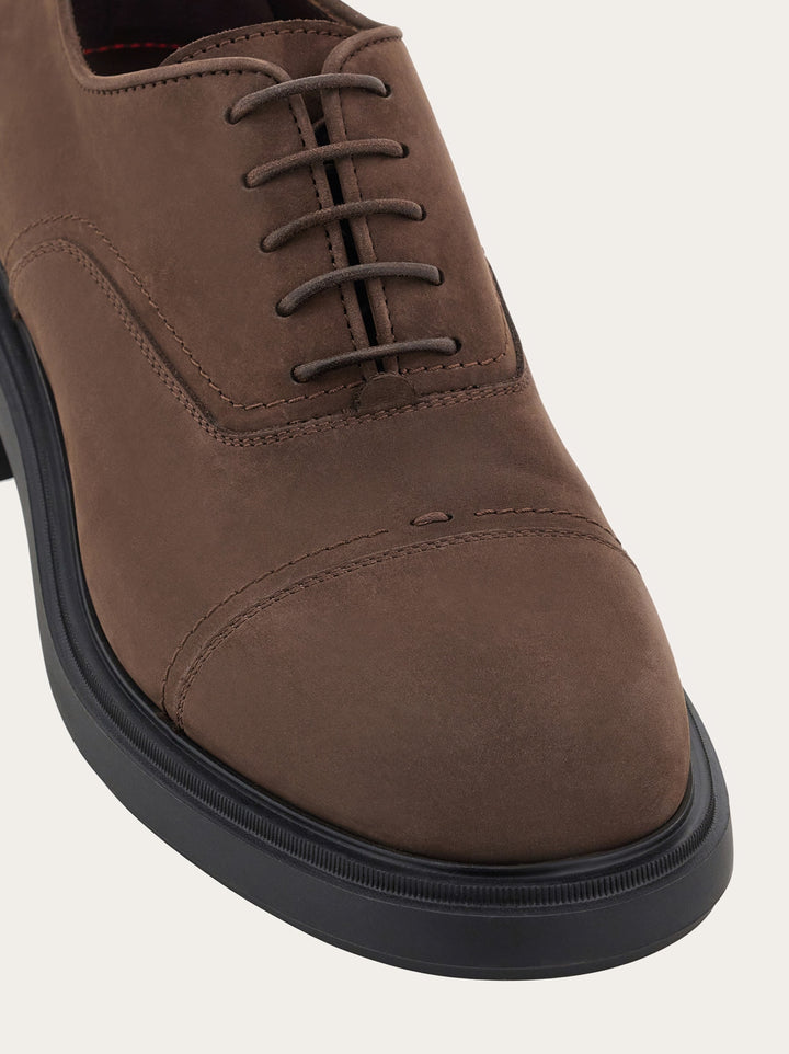 Ferragamo  Oxford with toe cap