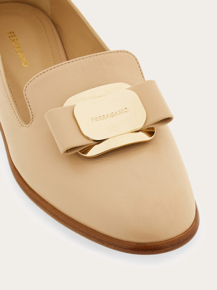 Ferragamo New Vara plate loafer