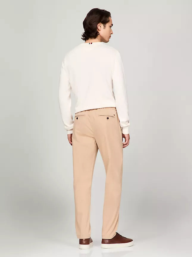 Tommy Hilfiger Garment-Dyed Relaxed Tapered Chino