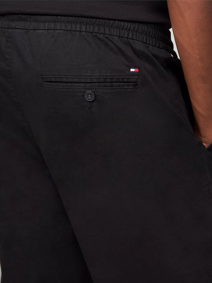 Tommy Hilfiger Garment-Dyed Relaxed Tapered Chino