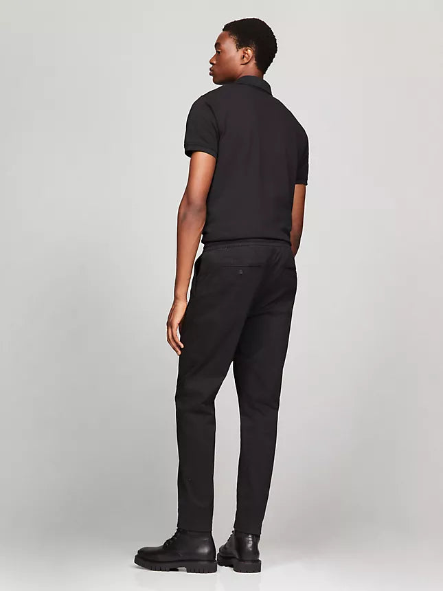 Tommy Hilfiger Garment-Dyed Relaxed Tapered Chino