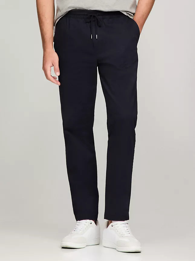 Tommy Hilfiger Garment-Dyed Relaxed Tapered Chino