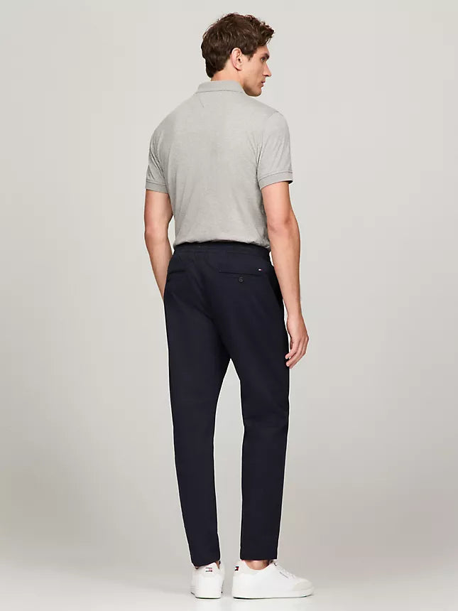 Tommy Hilfiger Garment-Dyed Relaxed Tapered Chino