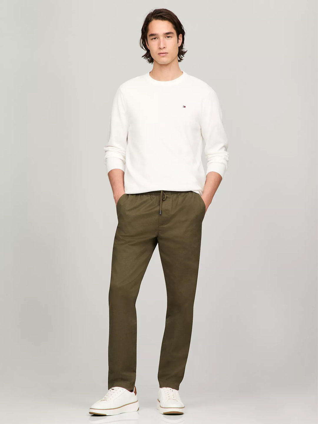 Tommy Hilfiger Garment-Dyed Relaxed Tapered Chino