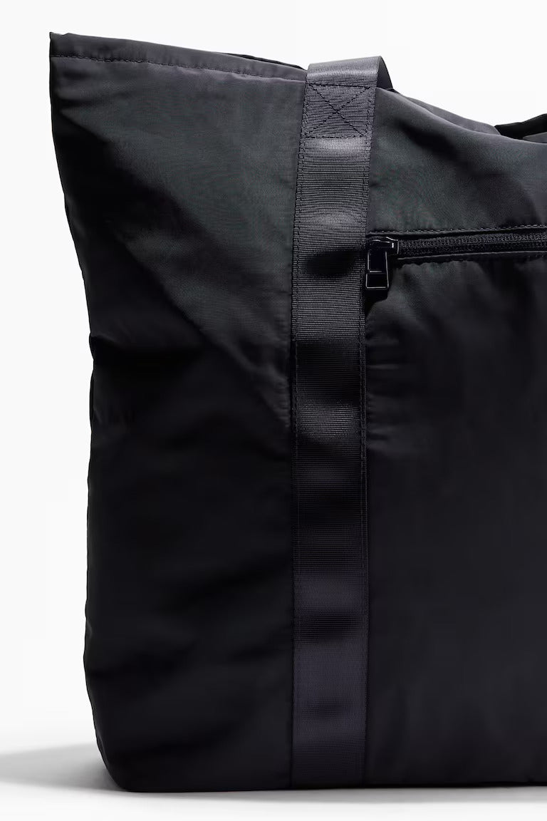 H&M WATER-REPELLENT SPORTS BAG