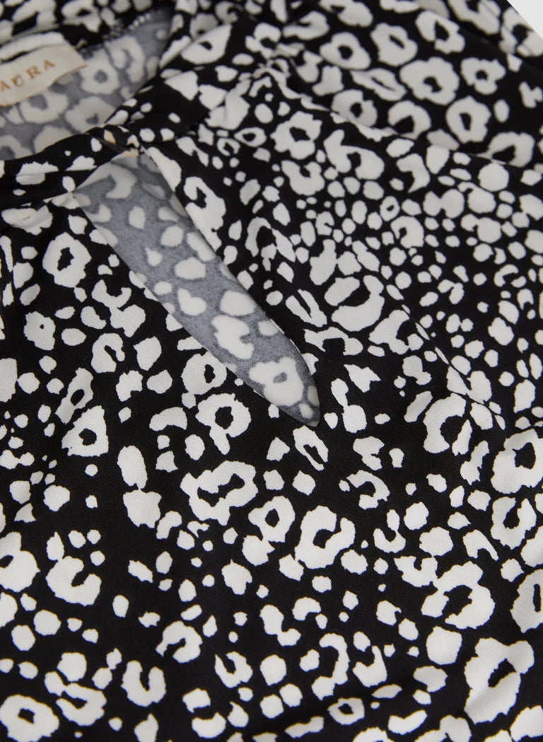 LAURA Sleeveless Animal Print Top