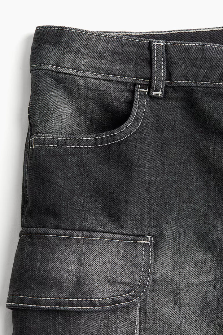 H&M REGULAR DENIM CARGO SHORTS