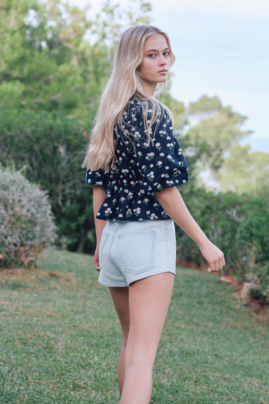 H&M Puff-Sleeved Cotton Blouse