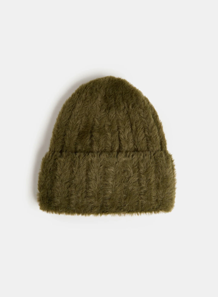 Laura  Feather Yarn Tuque