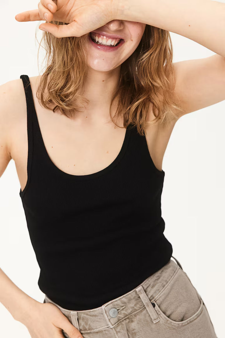 H&M MOM ULTRA HIGH DENIM SHORTS