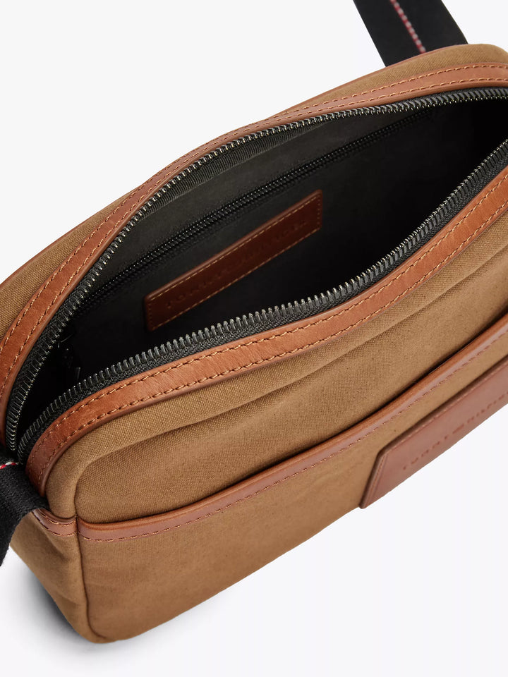 Tommy Hilfiger Tommy Casual Prep Crossbody Bag