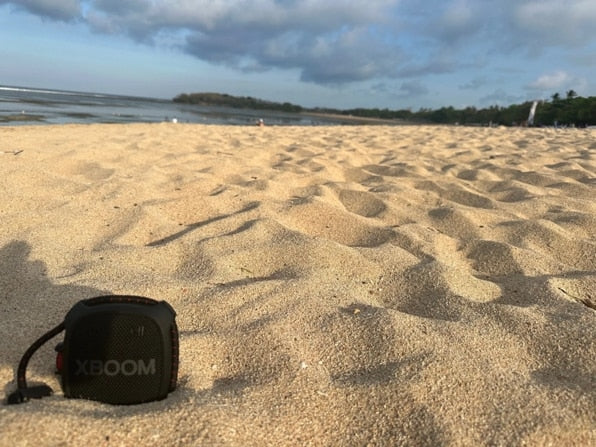 LG XG2T Portable Bluetooth Speaker LG XBOOM with IP67 Water and Dust Protection
