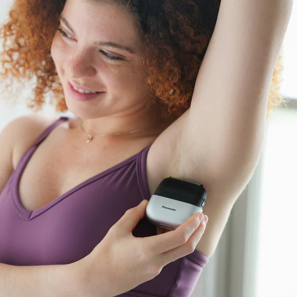 Panasonic "Swipe Right" Compact On-the-Go Shaver for Women SKU: ES-CM3A-W