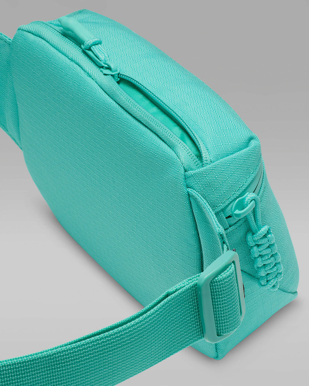 NIKE Jordan Franchise Crossbody Bag (2L)