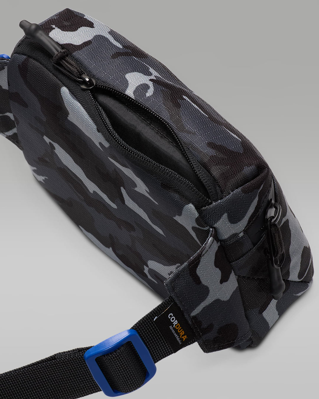 NIKE Jordan Franchise Crossbody Bag (2L)