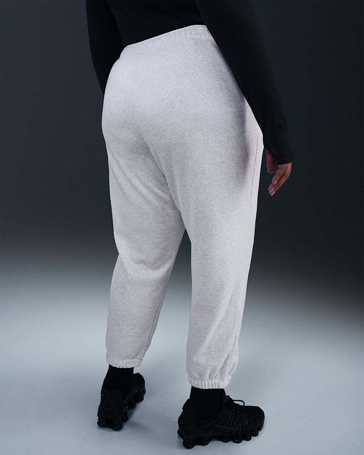 Nike Sportswear Club Fleece Women's Mid-Rise Oversized Sweatpants (Plus Size)
