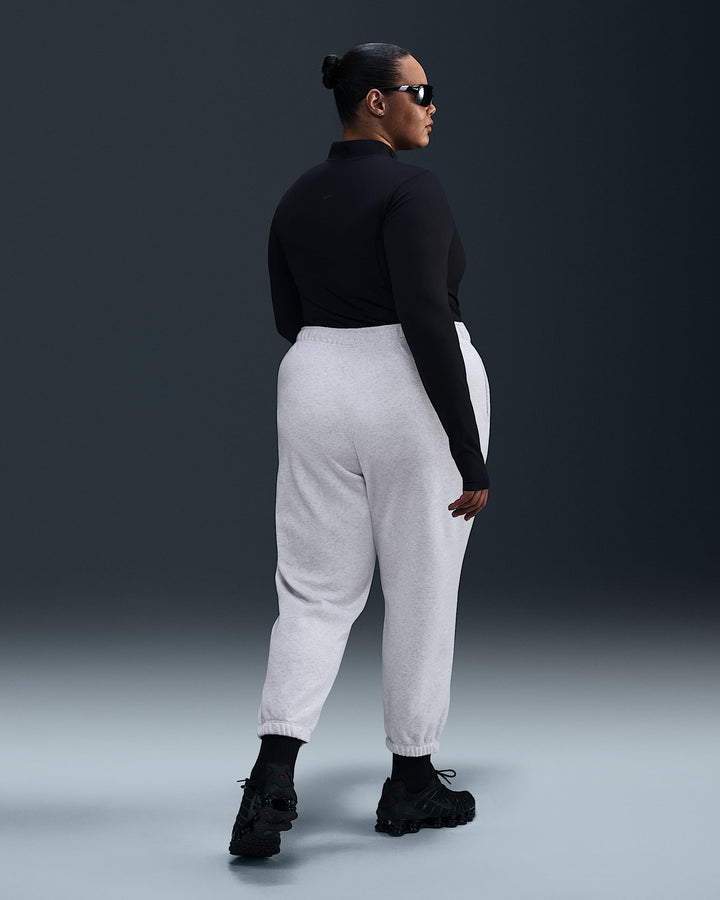 Nike Sportswear Club Fleece Women's Mid-Rise Oversized Sweatpants (Plus Size)