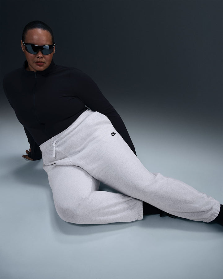 Nike Sportswear Club Fleece Women's Mid-Rise Oversized Sweatpants (Plus Size)